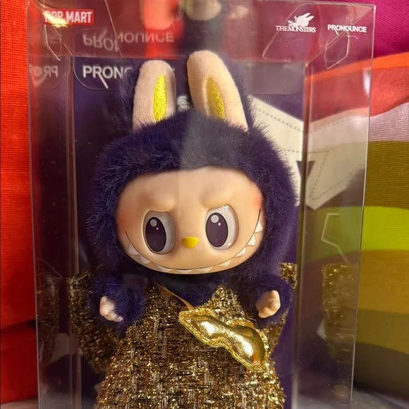 Labubu - Wings of Fortune Vinyl Plush - Picture 4 of 6